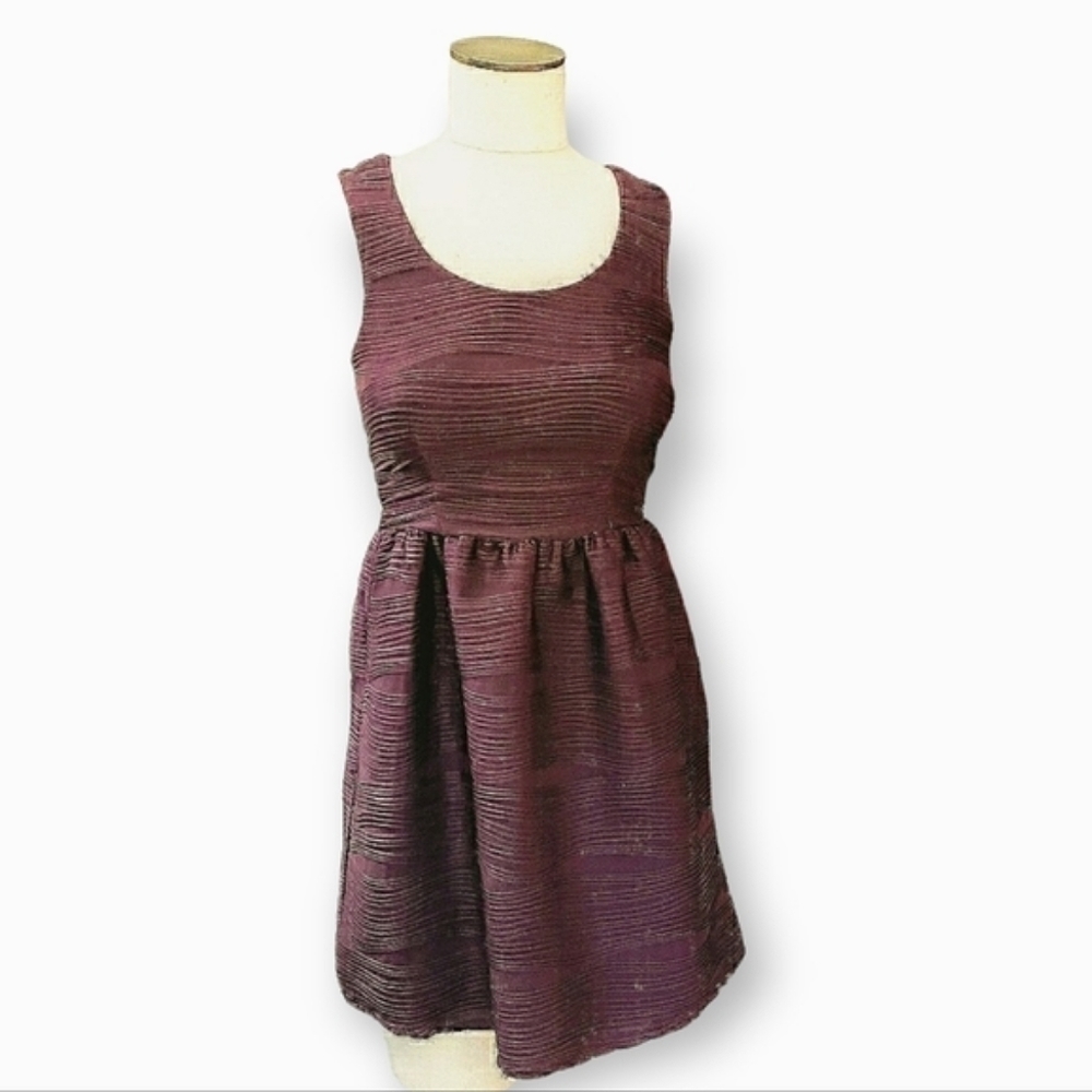 Rewind | XS deep plum ripple pleated dress